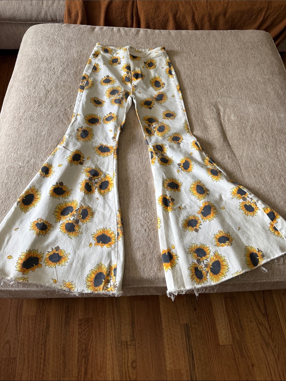 Free People White Sunflower Wide Leg Jeans - Picture 1 of 2